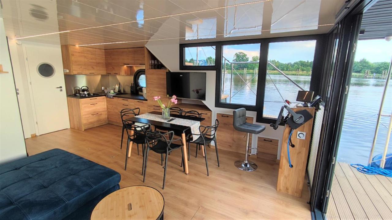 Houseboat Water King Apartament Plywajacy Dom Na Wodzie, 7 Os 브로츠와프 외부 사진