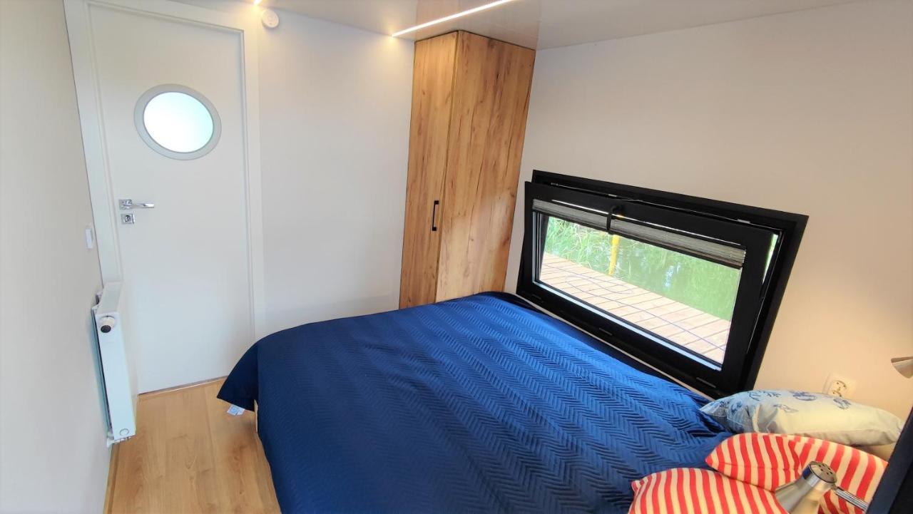 Houseboat Water King Apartament Plywajacy Dom Na Wodzie, 7 Os 브로츠와프 외부 사진